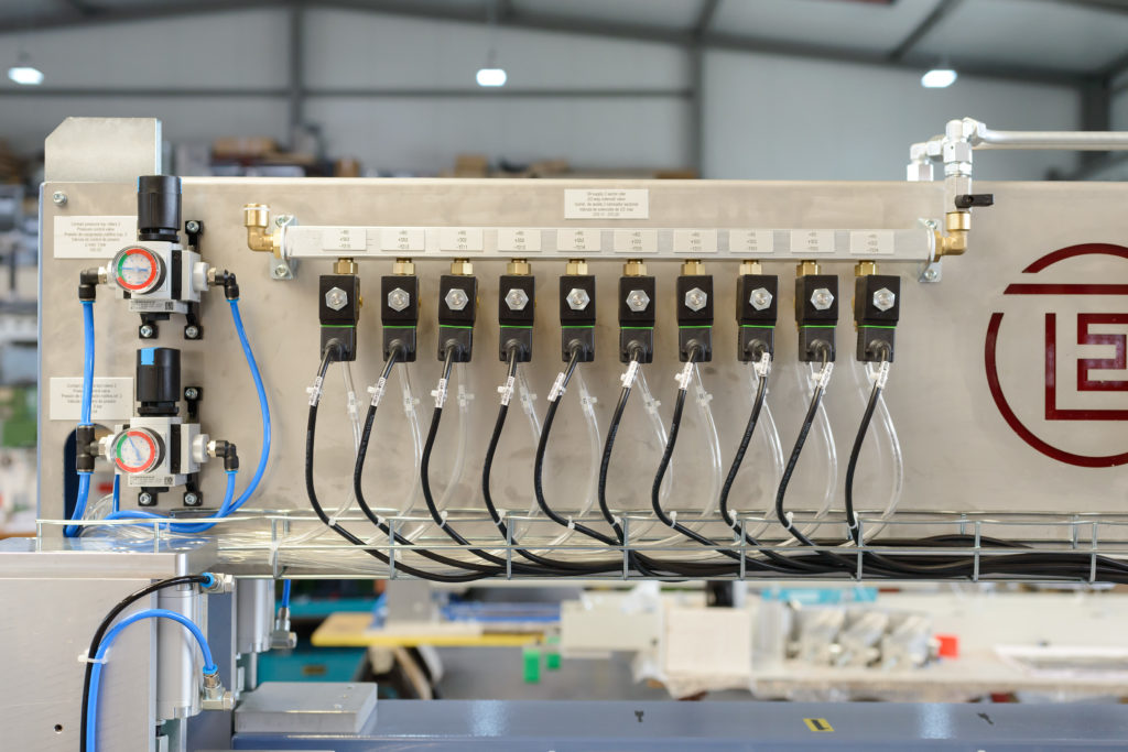 For coils up to 2.100 mm Section roller lubricator by Eckardt